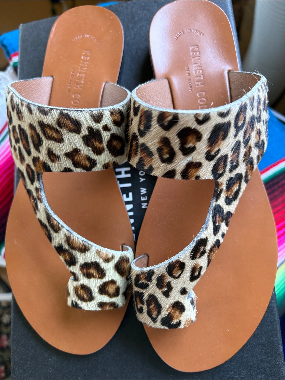 Kenneth Cole Leopard Print Toe-Loop Sandals - tan/black
